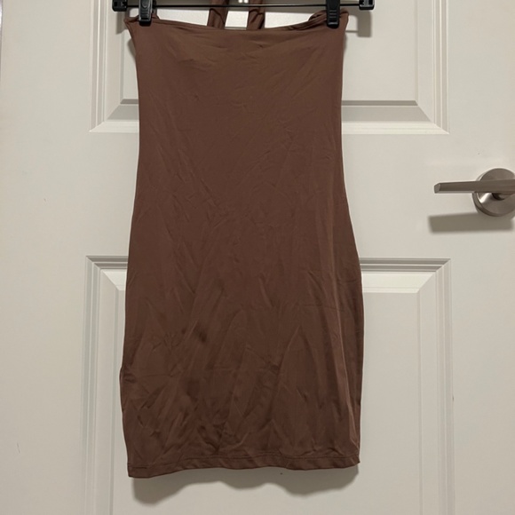 Twist Halter Neck Fitted Mini Dress - Picture 2 of 2